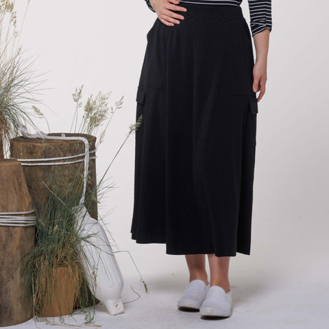 Black Ribbed Cargo Pocket Midi Skirt