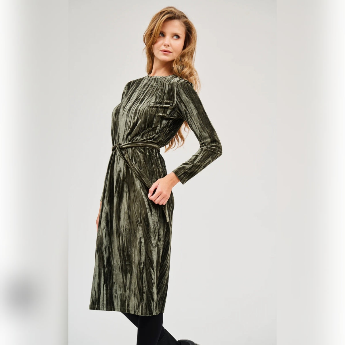 Loose Basic Dress Velvet Olive - The Mimi Boutique