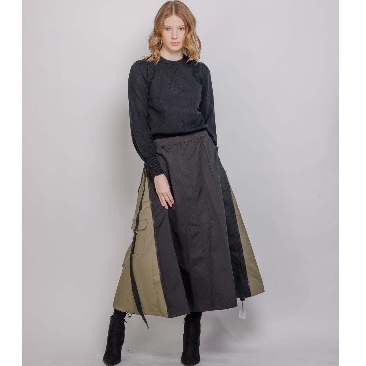 Side Zipper Pocket Skirt Black/ Olive