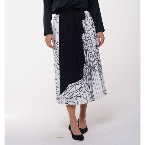 Swirl Black White Pleated Skirt by Ivee