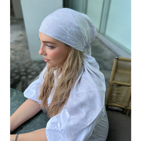 SB Headscarf: Taupe Leaves