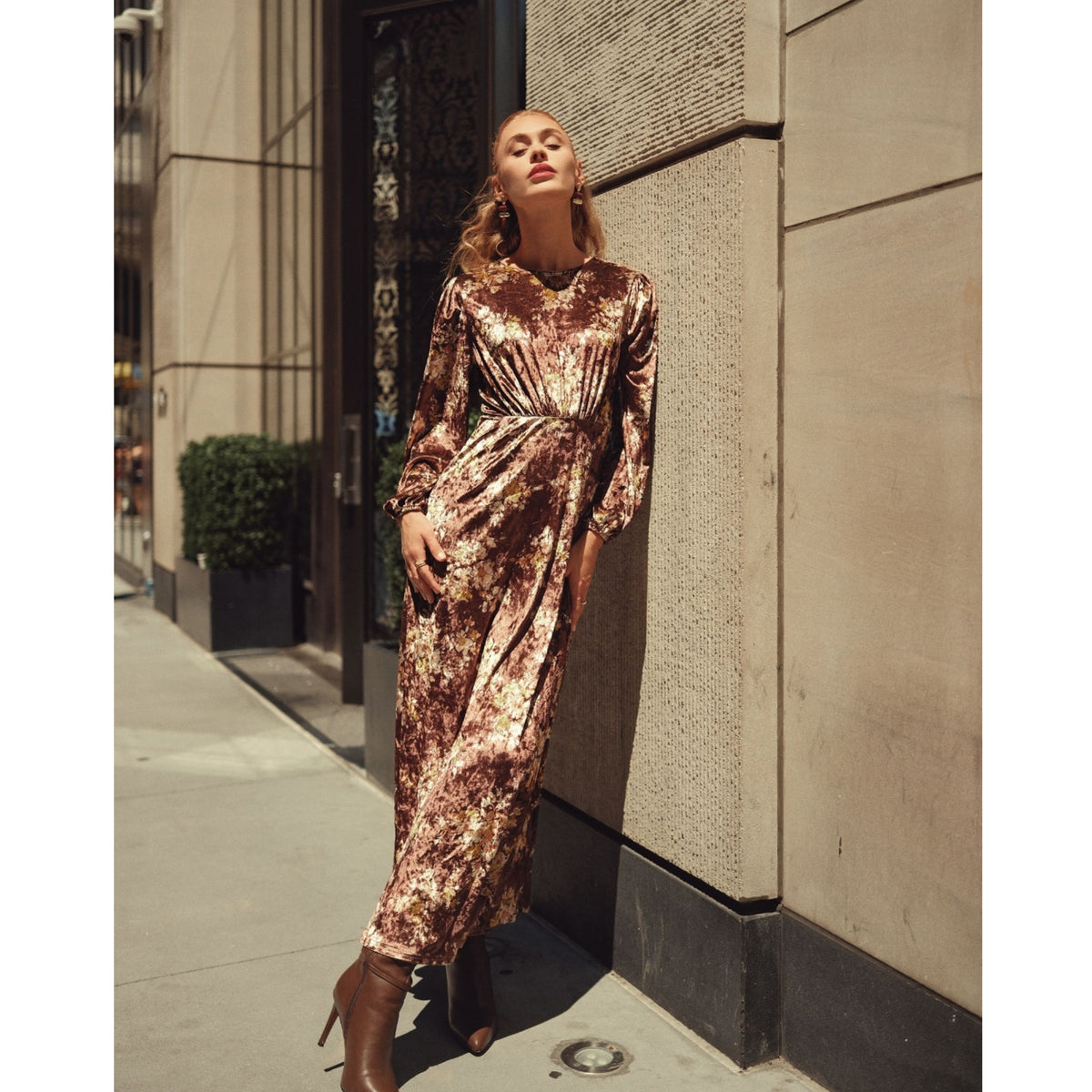 Becca Dress Cafe Velvet Adina LV
