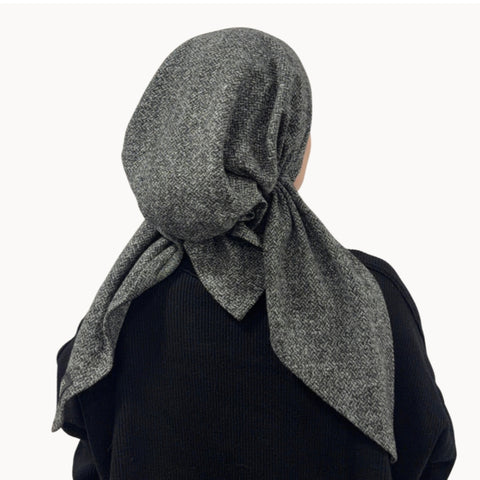Houndstooth Knit Pre-tied Scarf Valeri