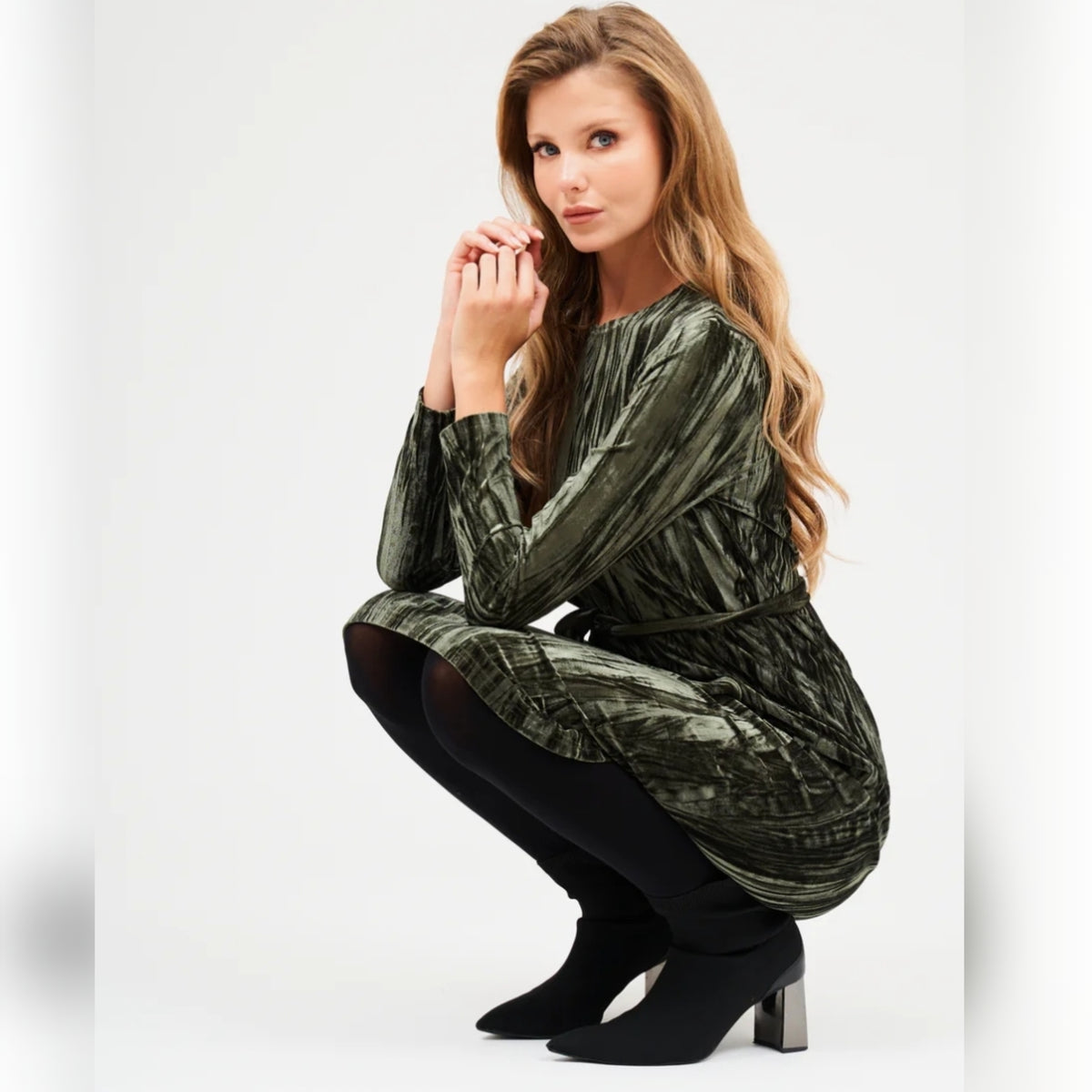 Loose Basic Dress Velvet Olive - The Mimi Boutique