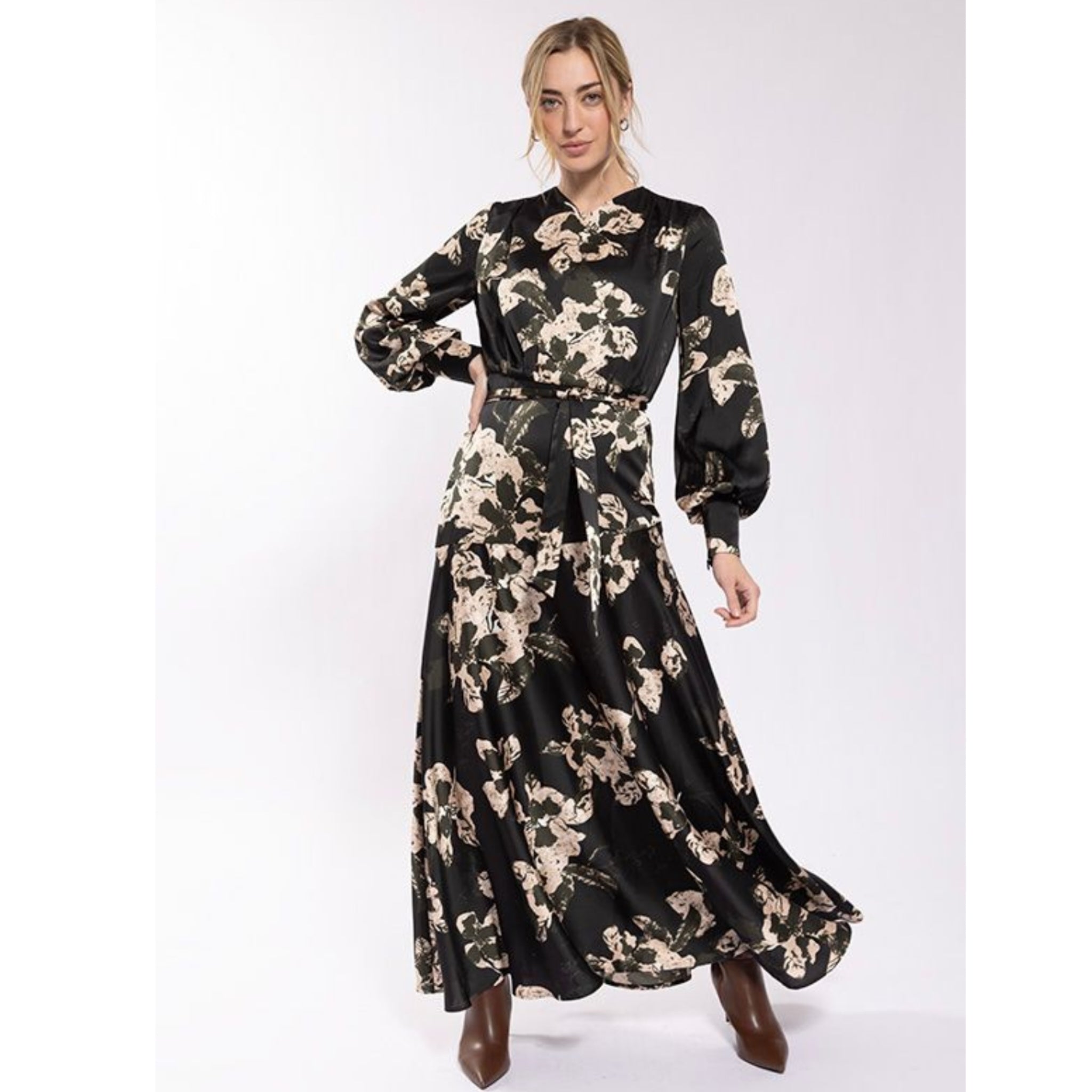 Floral V-Neck Dress by Soie Floral V-Neck Dress by Soie