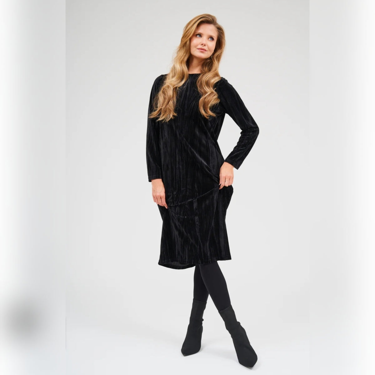 black dress with zipper in back DF Color:Powder (As seen in the photo) Loop ($98) Made from great fabric Blue Birthday Dress for