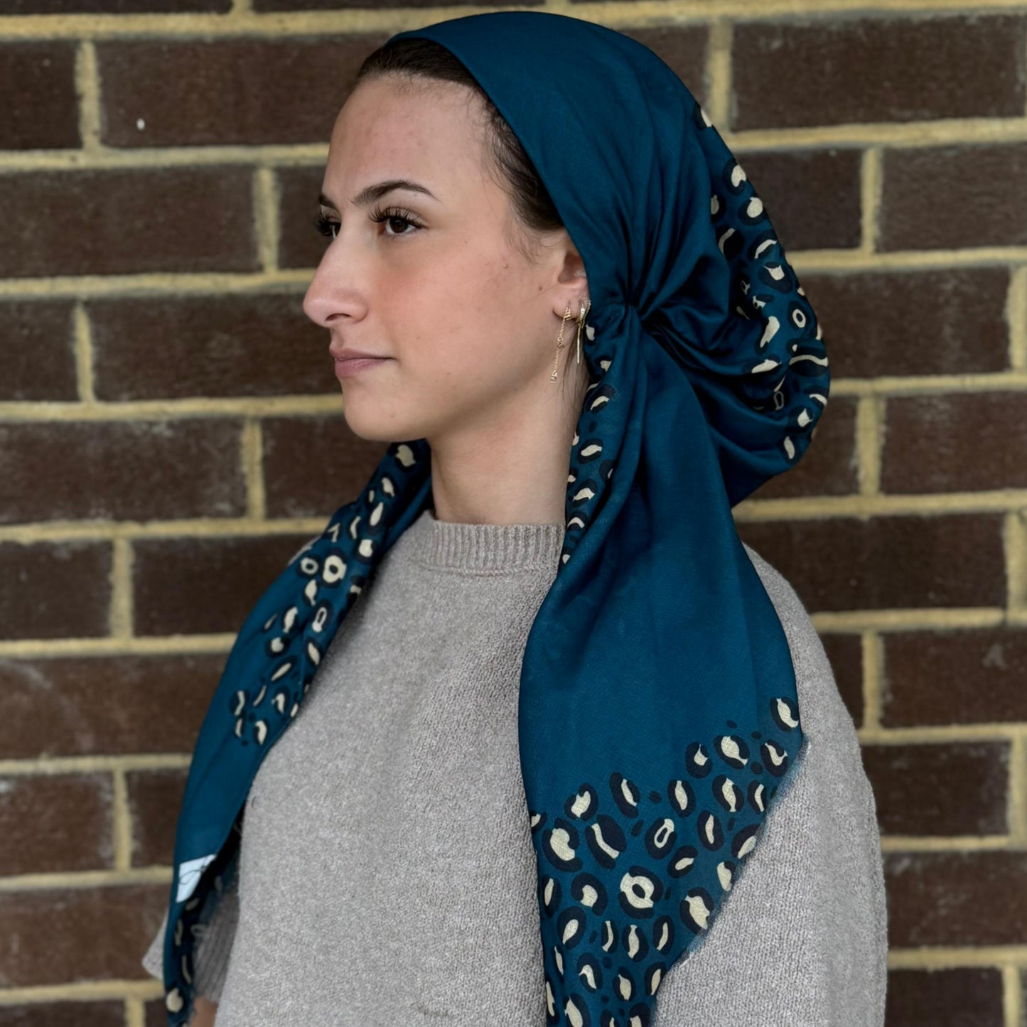 Leopard Spots Teal Pre-Tied Scarf Atifa