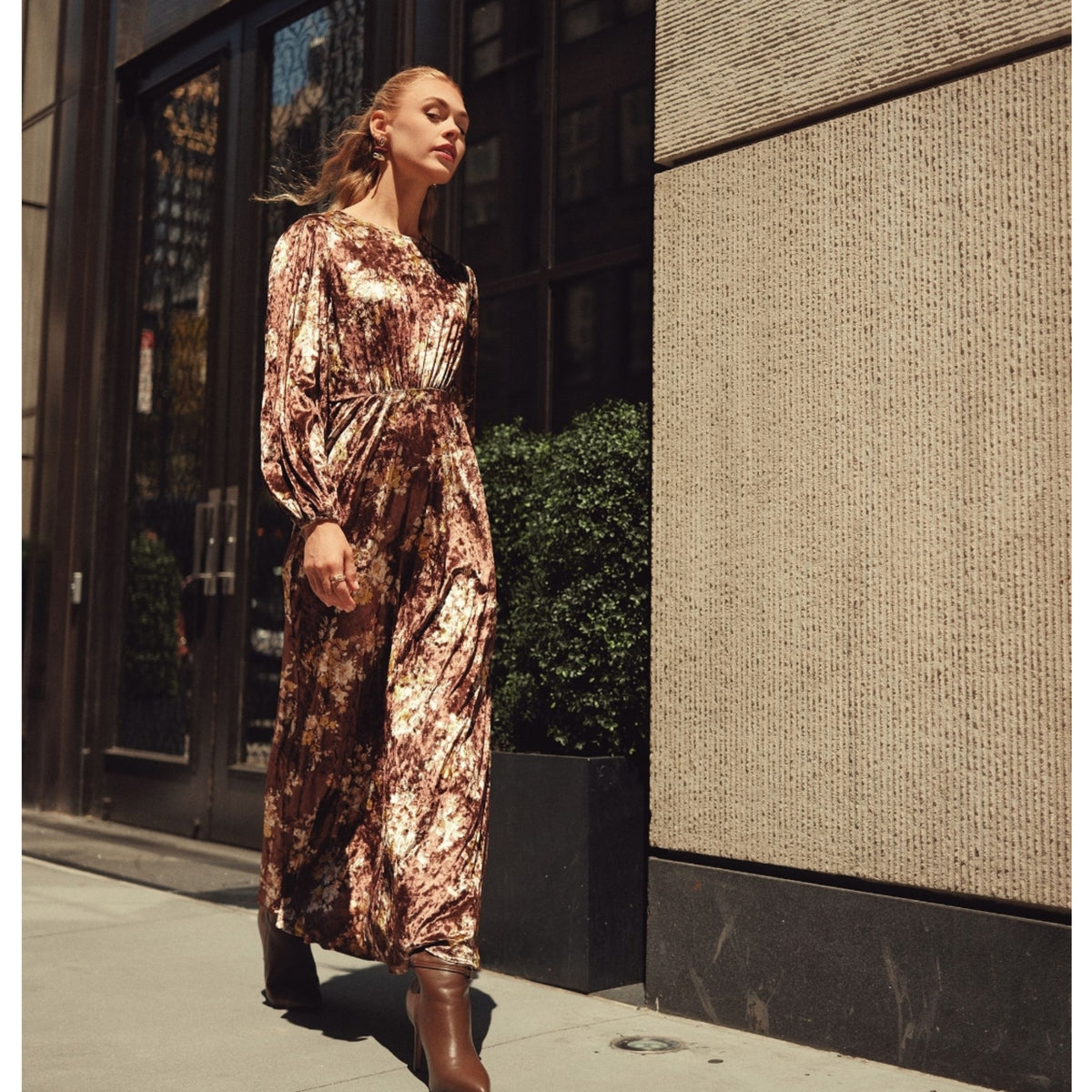 Becca Dress Cafe Velvet Adina LV