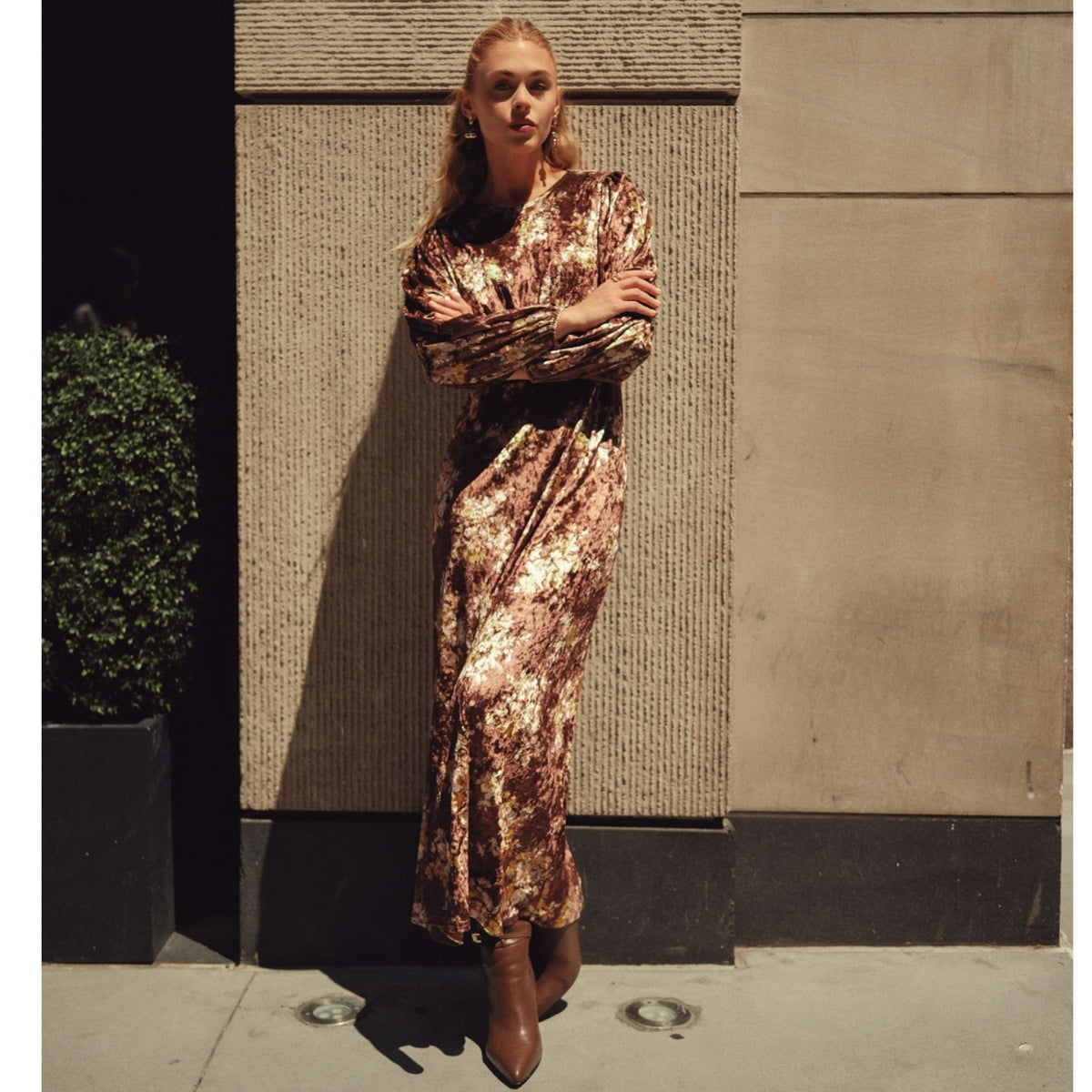 Becca Dress Cafe Velvet Adina LV