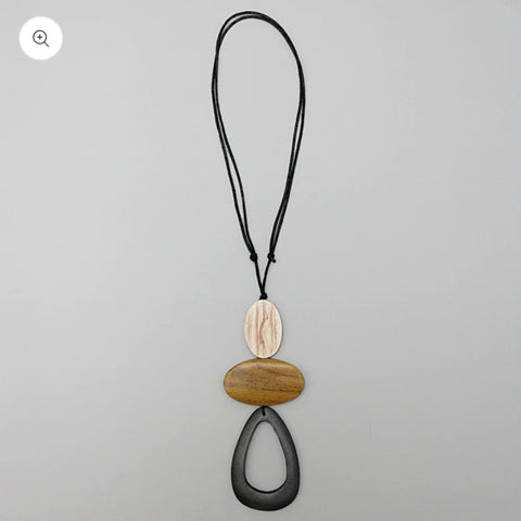 Grey Calia Pendant Necklace: Sylca