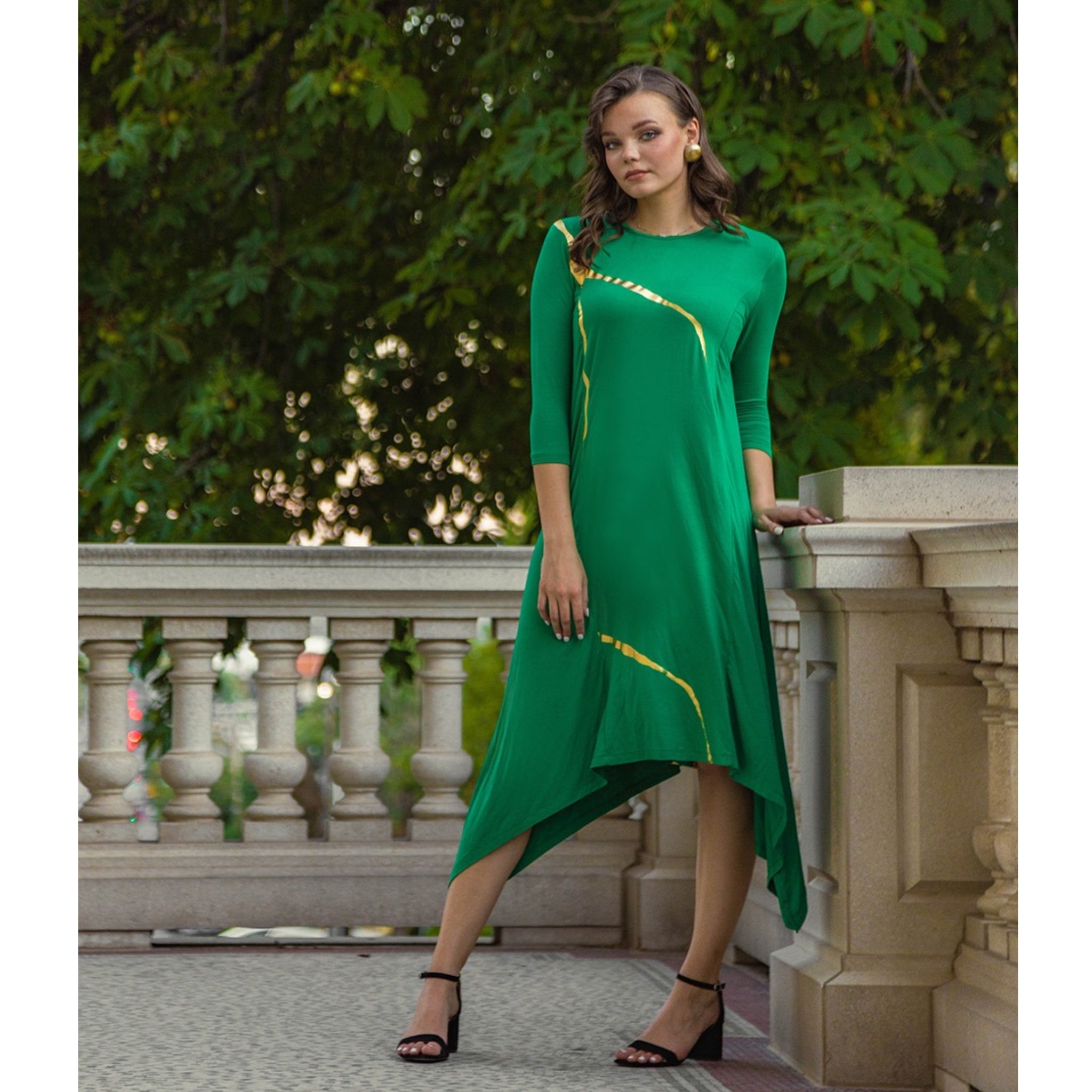 Erina Dress by Mikah: Emerald Green/Gold The Mimi Boutique Erina Dress by Mikah: Emerald Green/Gold The Mimi Boutique