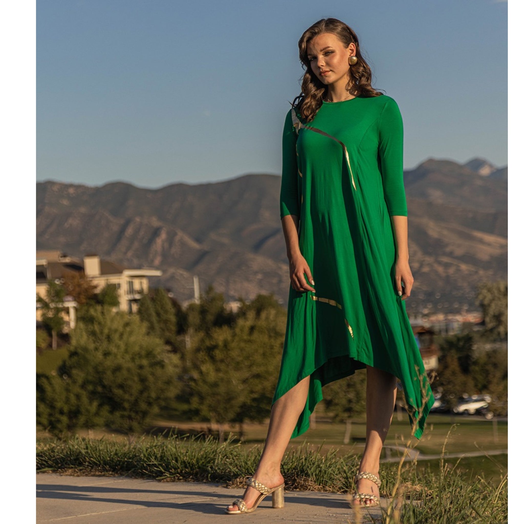 Erina Dress by Mikah: Emerald Green/Gold The Mimi Boutique Erina Dress by Mikah: Emerald Green/Gold The Mimi Boutique