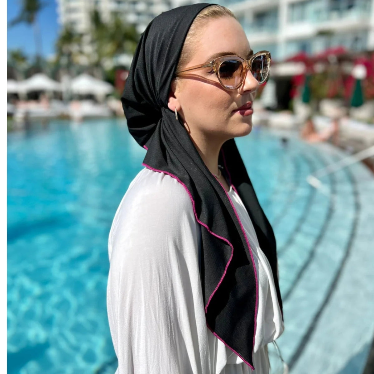 Dri Fit SB Pretied Headscarf: Black W Hot Pink Stitching