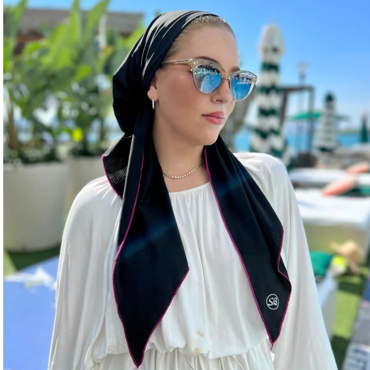 Dri Fit SB Pretied Headscarf: Black W Hot Pink Stitching